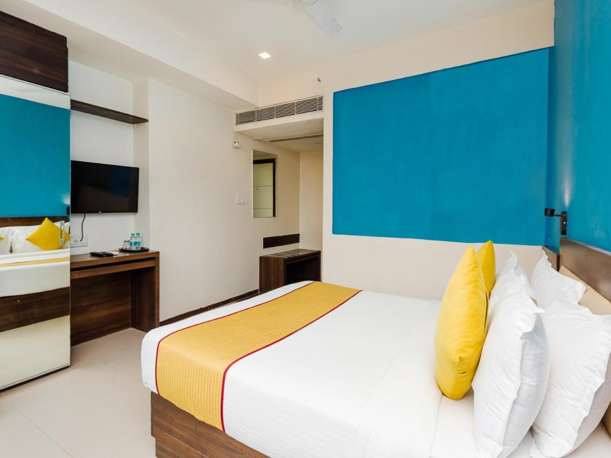 Hotel Aura - Near Malad Link Road Gorai Exterior foto