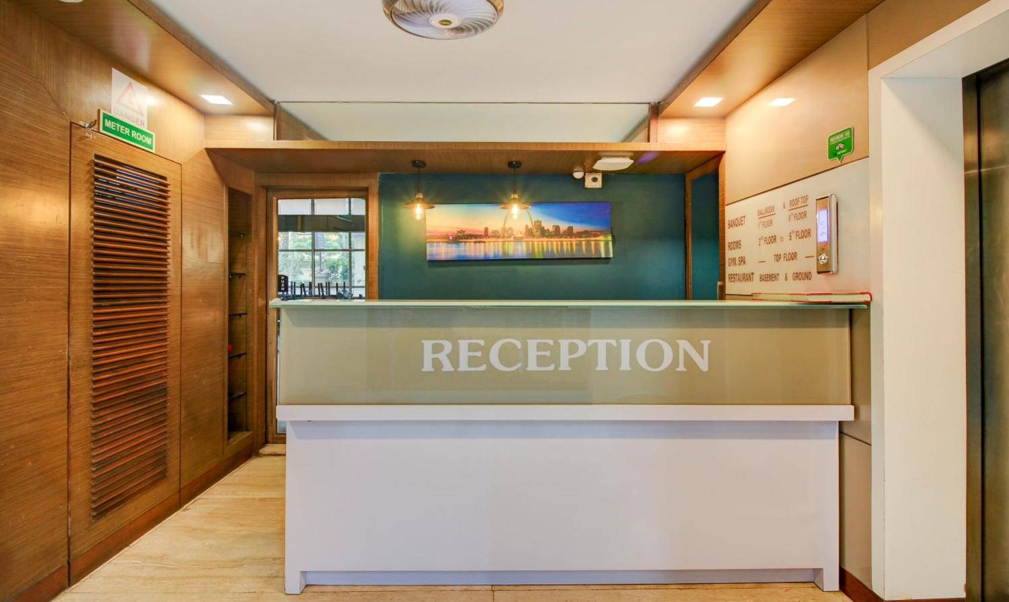 Hotel Aura - Near Malad Link Road Gorai Exterior foto